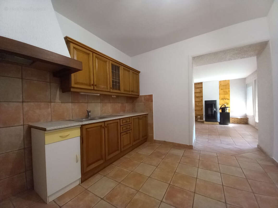 Oingt - Appartement T3 de 75 m² avec terrasse, vue  et garage - photo 2