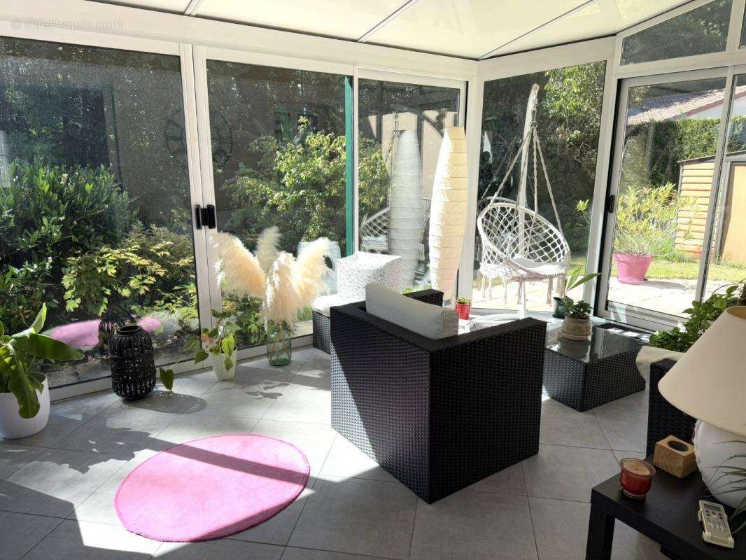 Maison à SAINT-DENIS-DE-L&#039;HOTEL