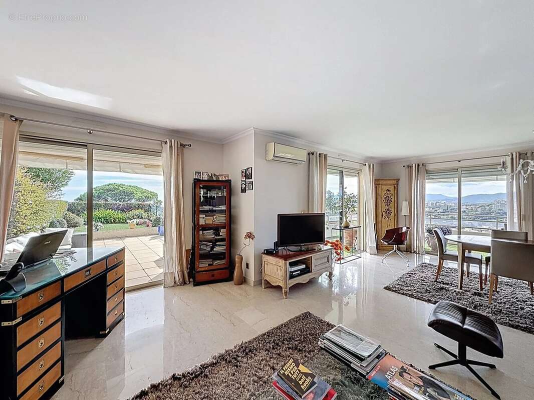 Appartement à LE CANNET