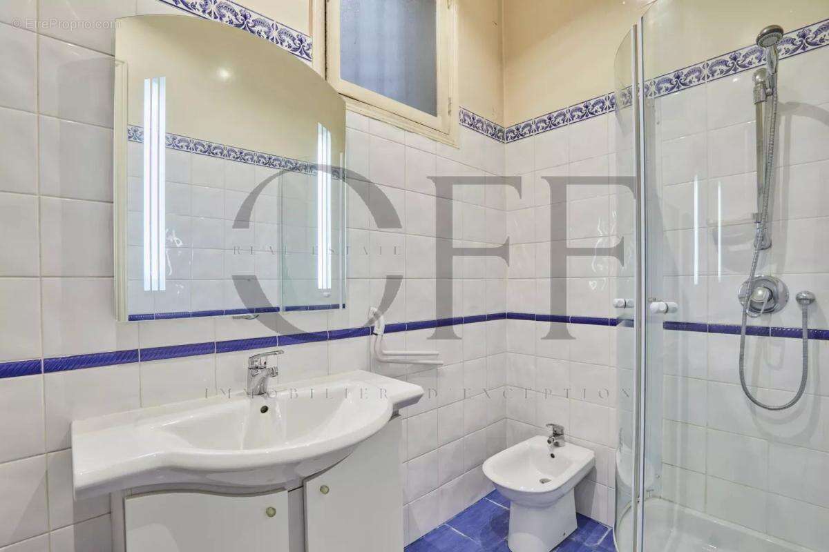 Appartement à PARIS-17E