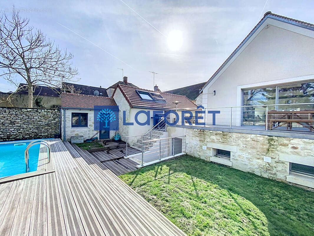 Maison à FEUCHEROLLES