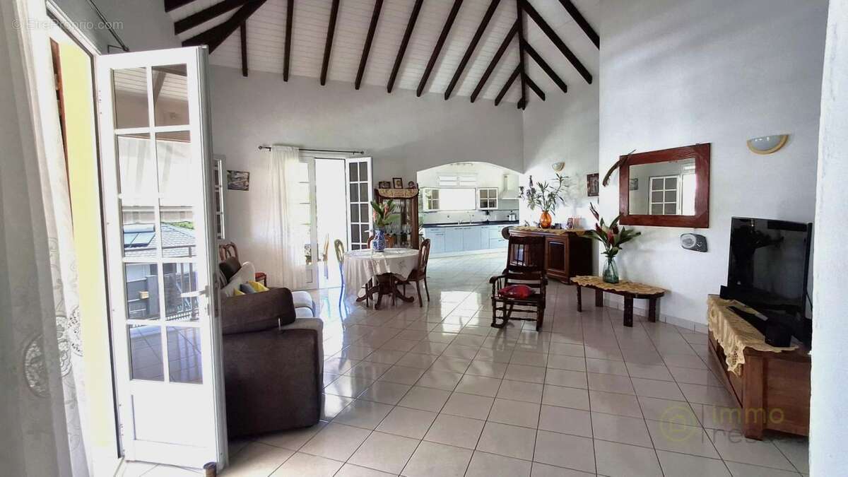 Maison 170 m² à Goyave  - photo 8