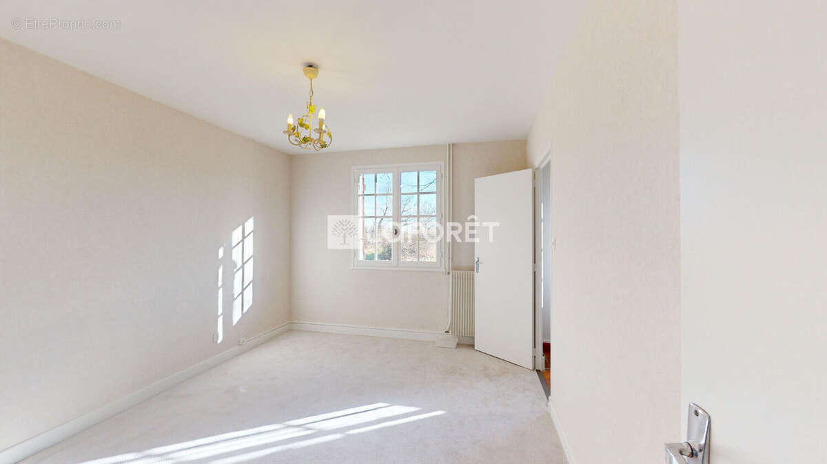 Maison à VILLEFRANCHE-D&#039;ALLIER