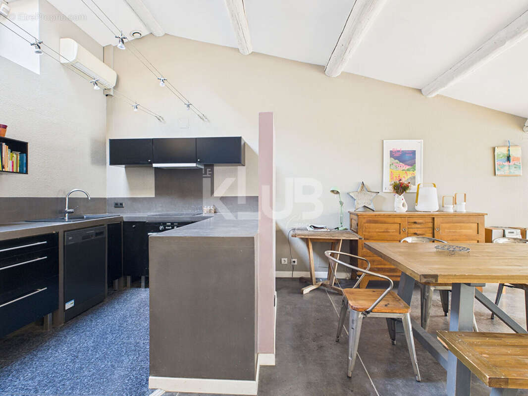 Appartement à MARSEILLE-6E