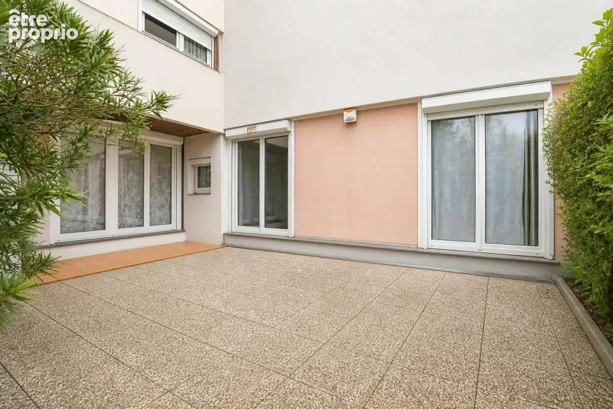 Comme une maison – 4 chambres, jardinet privatif & box – - photo 18