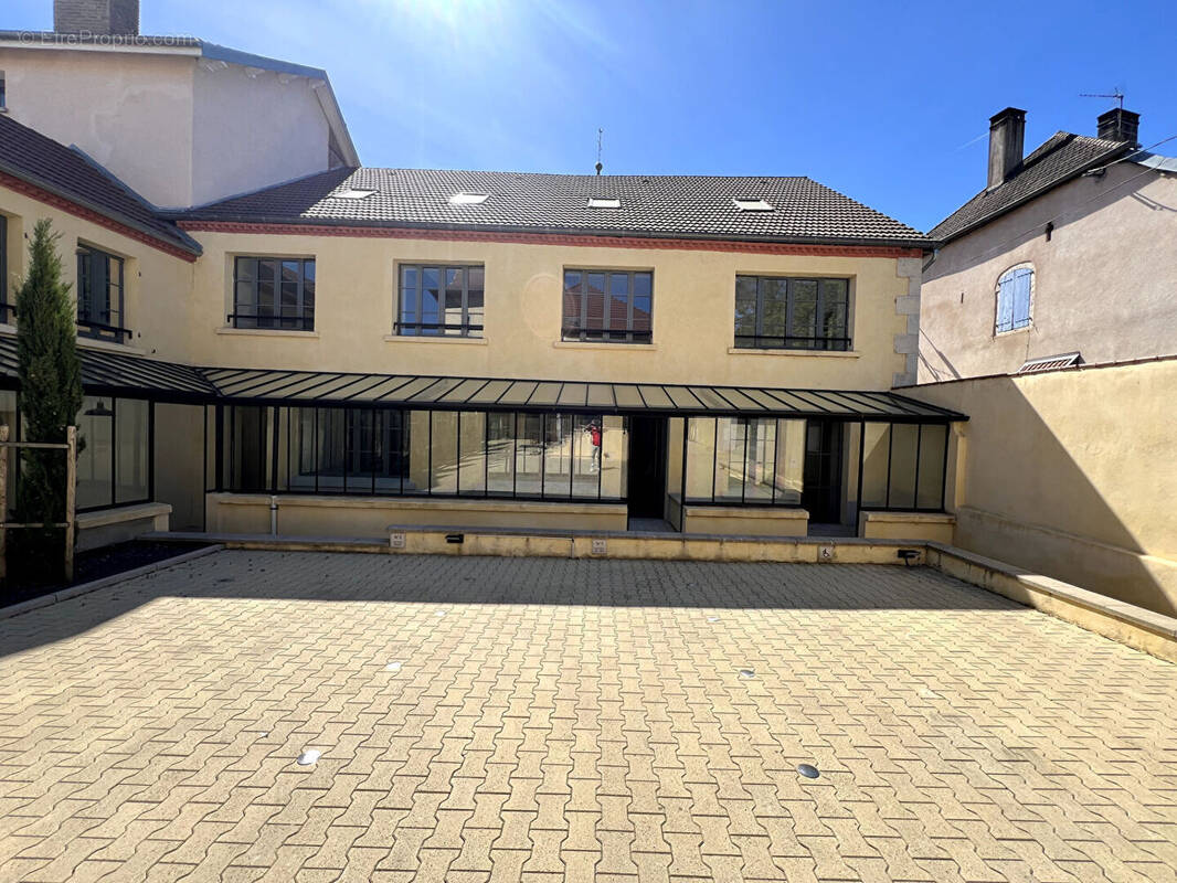 Appartement à BYANS-SUR-DOUBS