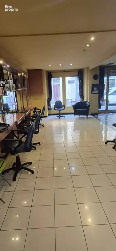 Local commercial a vendre en investissment - photo 2