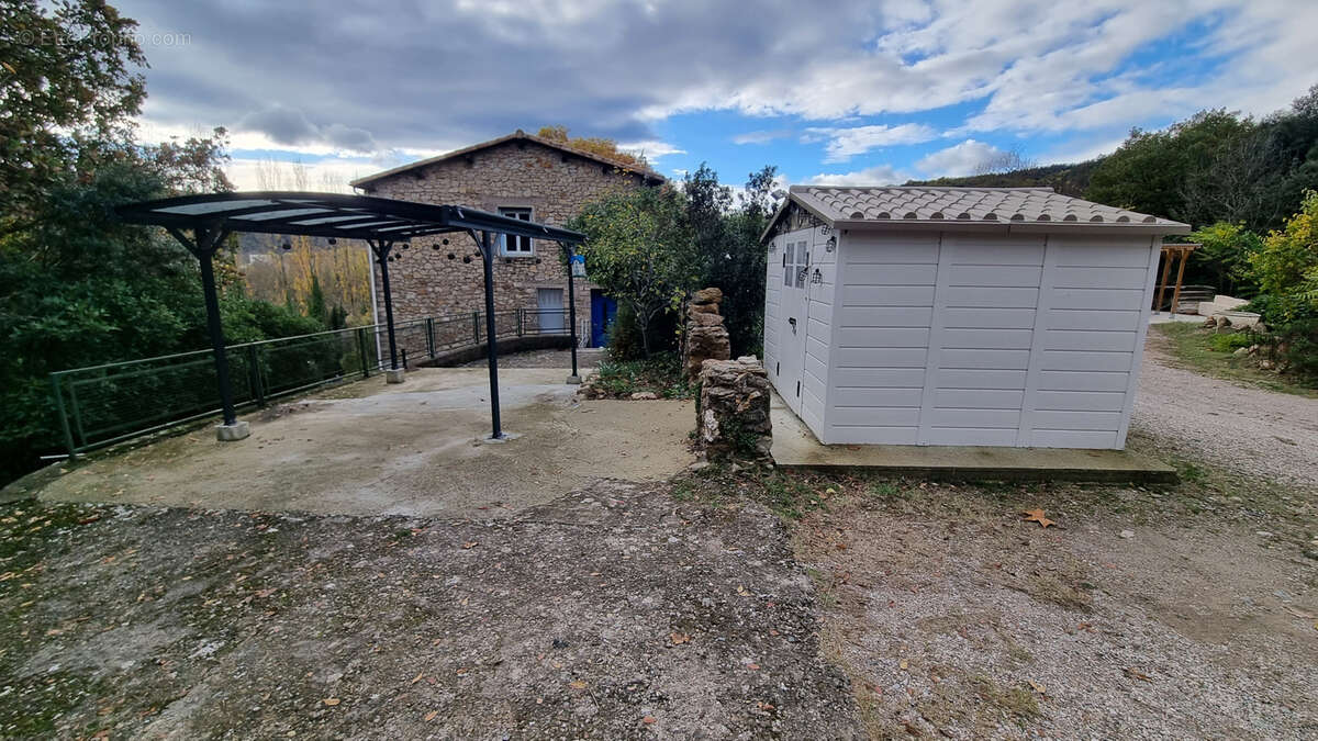 Appartement à LAMALOU-LES-BAINS