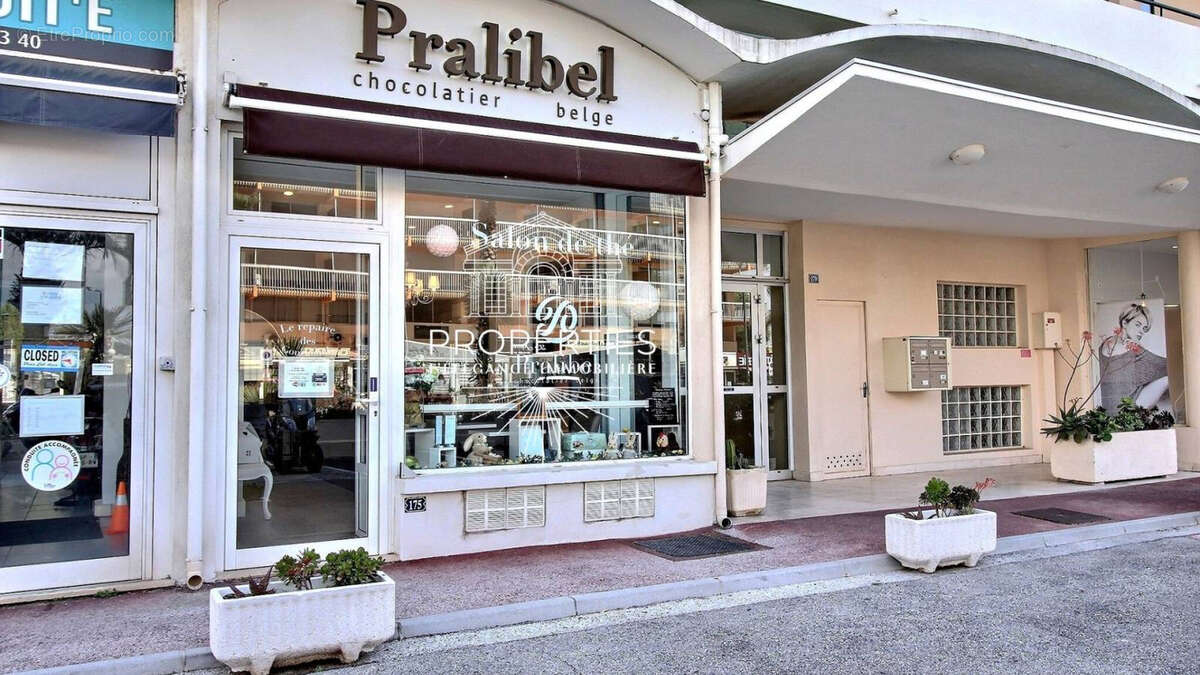 Commerce à LE LAVANDOU