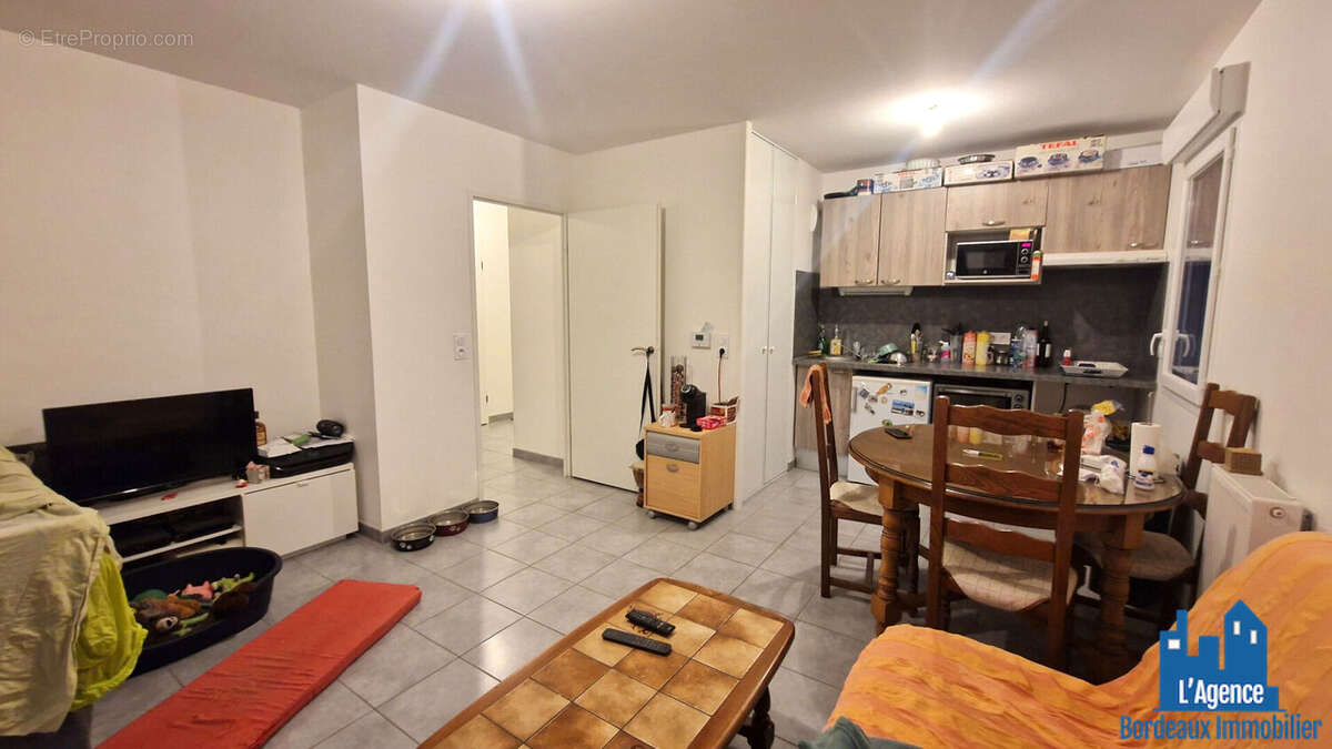 Exclusivité !! saint médard en jalles - cérillan - appartement type 2 - dernier étage - terrasse - parking sous - sol  !! sébast - photo 2