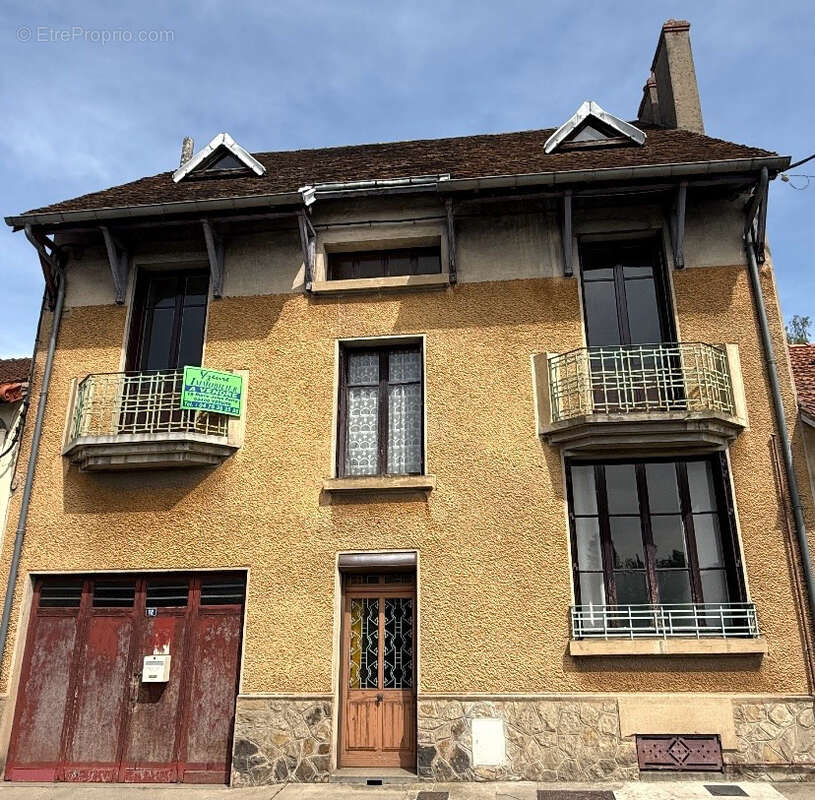 Maison à YZEURE