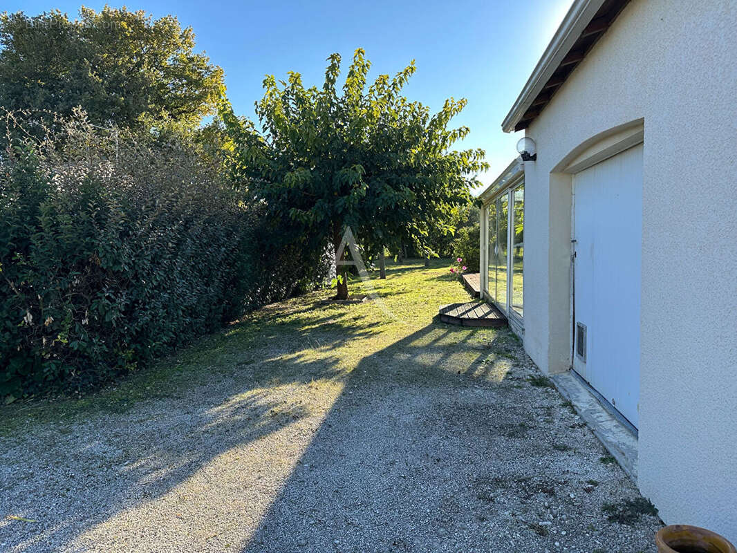 Maison à SAINT-PORCHAIRE