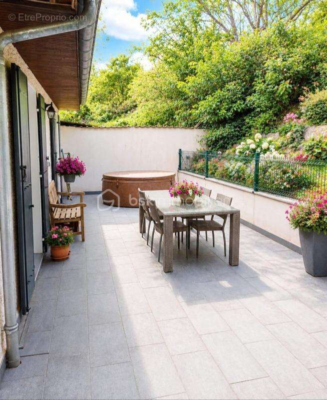 Maison à BURES-SUR-YVETTE