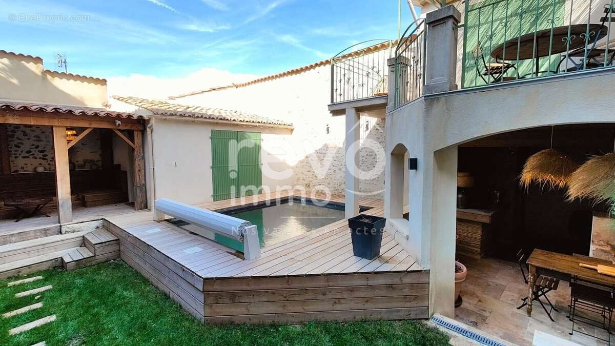 Maison à VALREAS