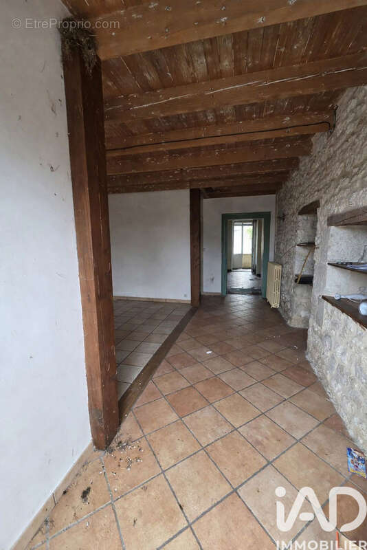Maison 250 m² à Saussignac  - photo 2