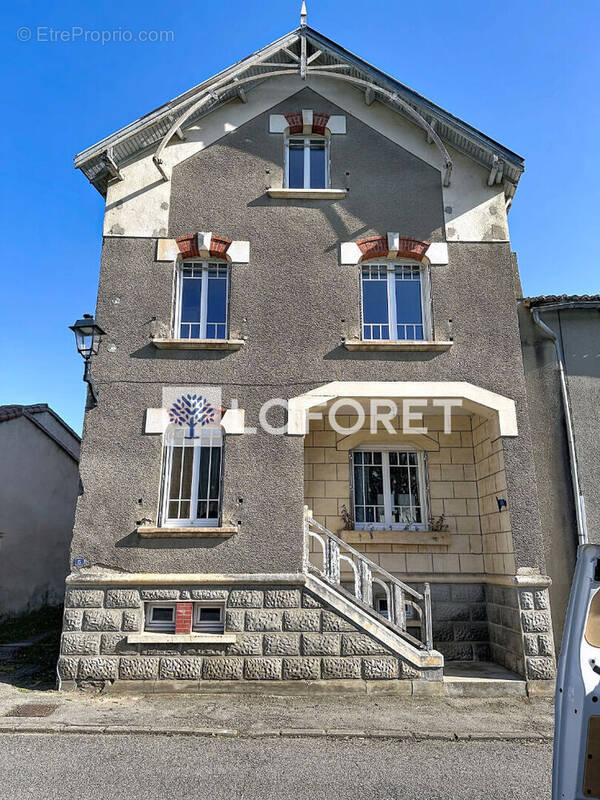 Maison à SAINT-LOUP-LAMAIRE