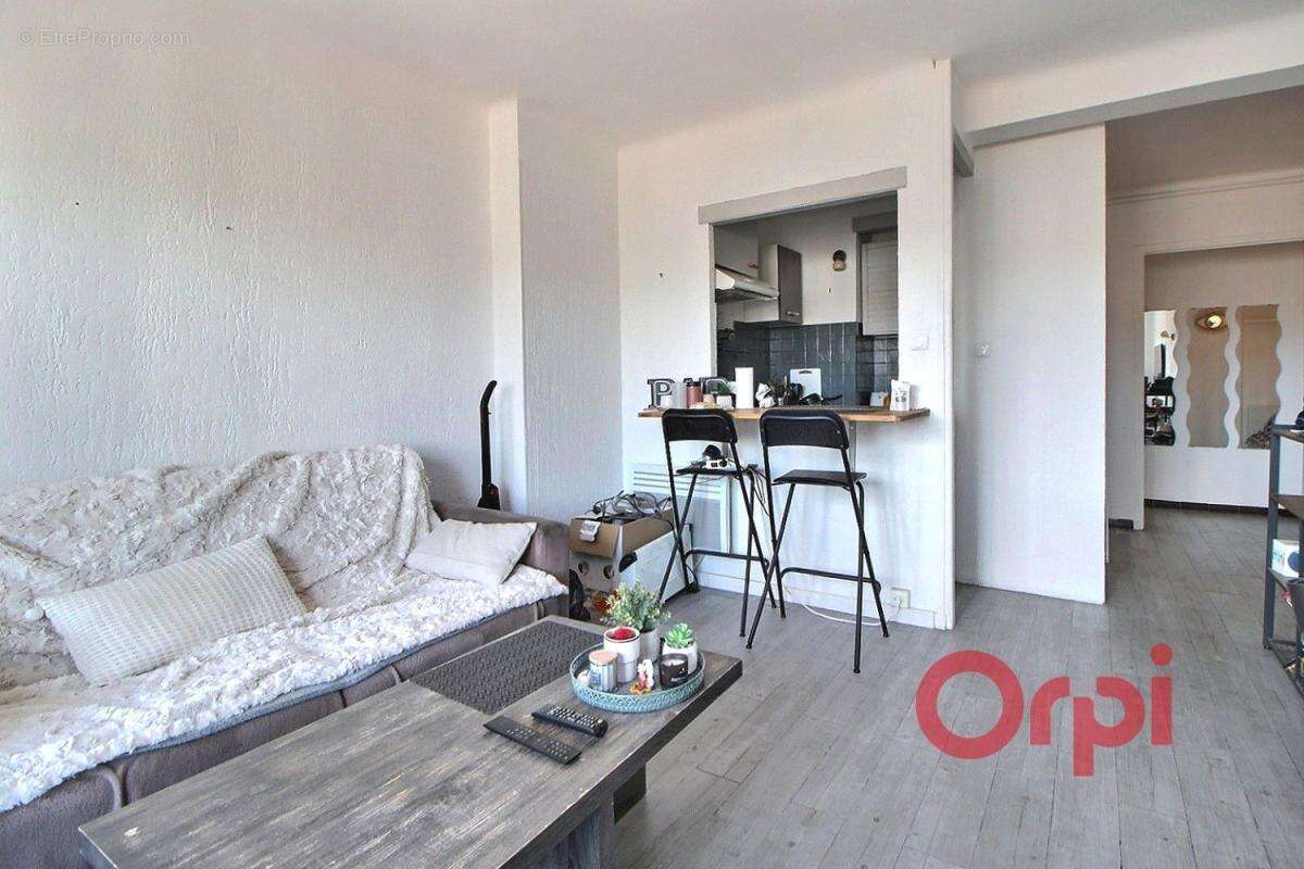 Appartement à MARSEILLE-7E