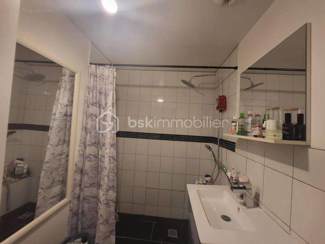 Appartement à SAVIGNY-LE-TEMPLE