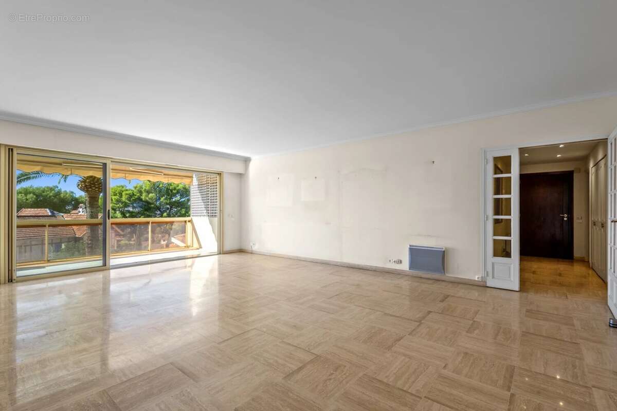 Appartement à LE CANNET