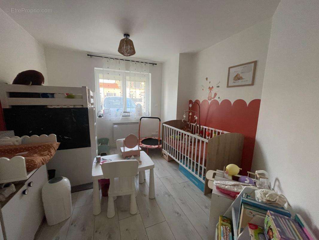 Maison à TONNAY-CHARENTE