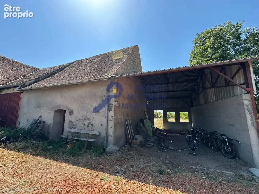 CHAREIL-CINTRAT   Maison de 104,90 m2 avec nombreuses dépendances et 8 580 m2 de terrain - photo 5