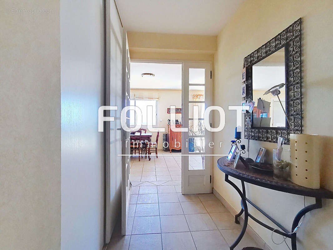 Appartement à JULLOUVILLE