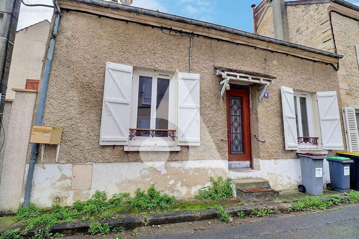 Maison à MERY-SUR-OISE