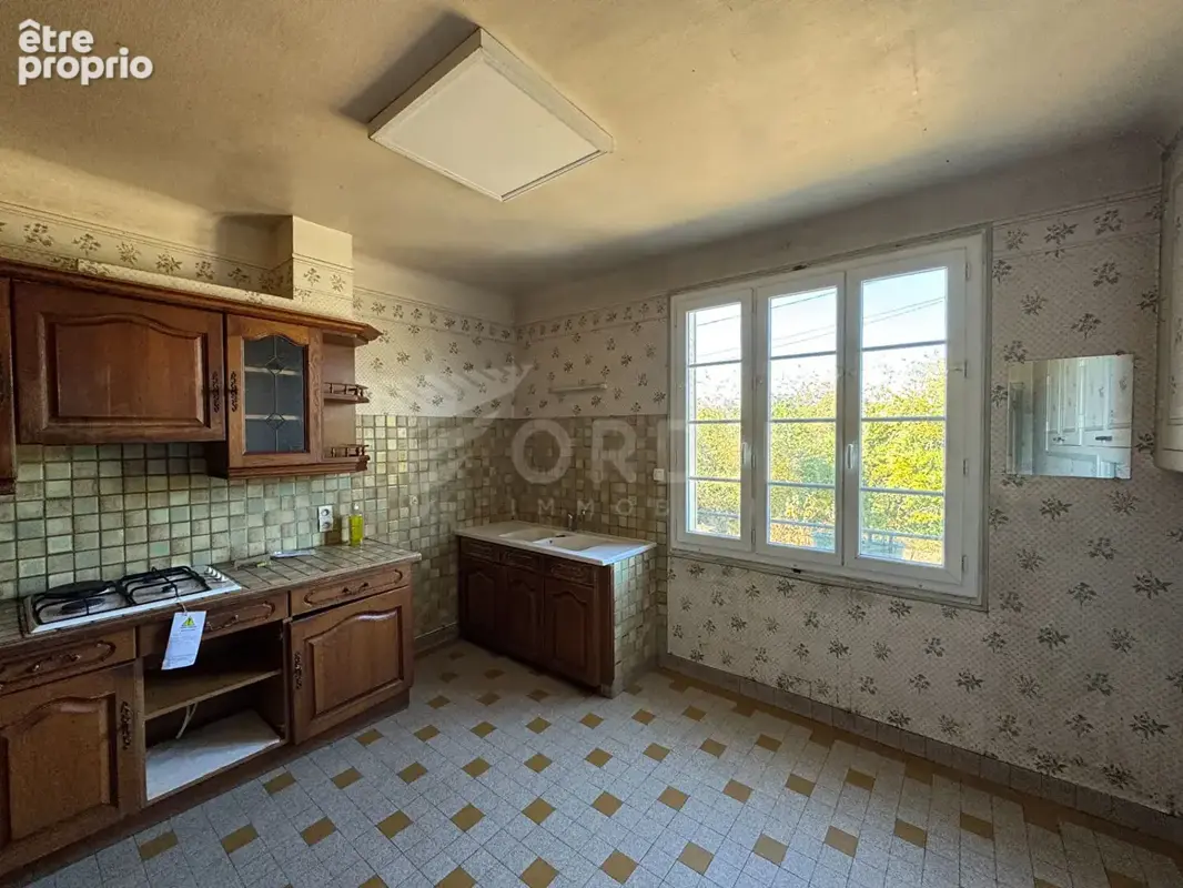 PROCHE COEUR DE VILLE, pavillon deux chambres sur son terrain de 884 m². - photo 3