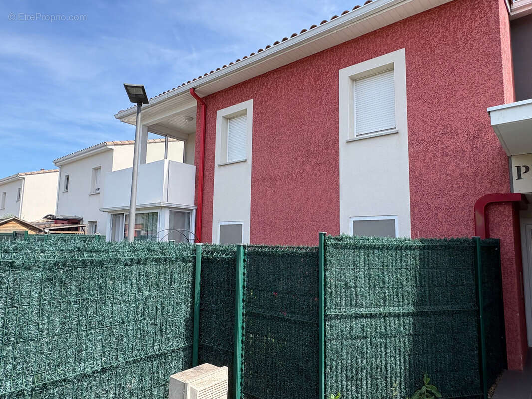 Appartement à FROUZINS
