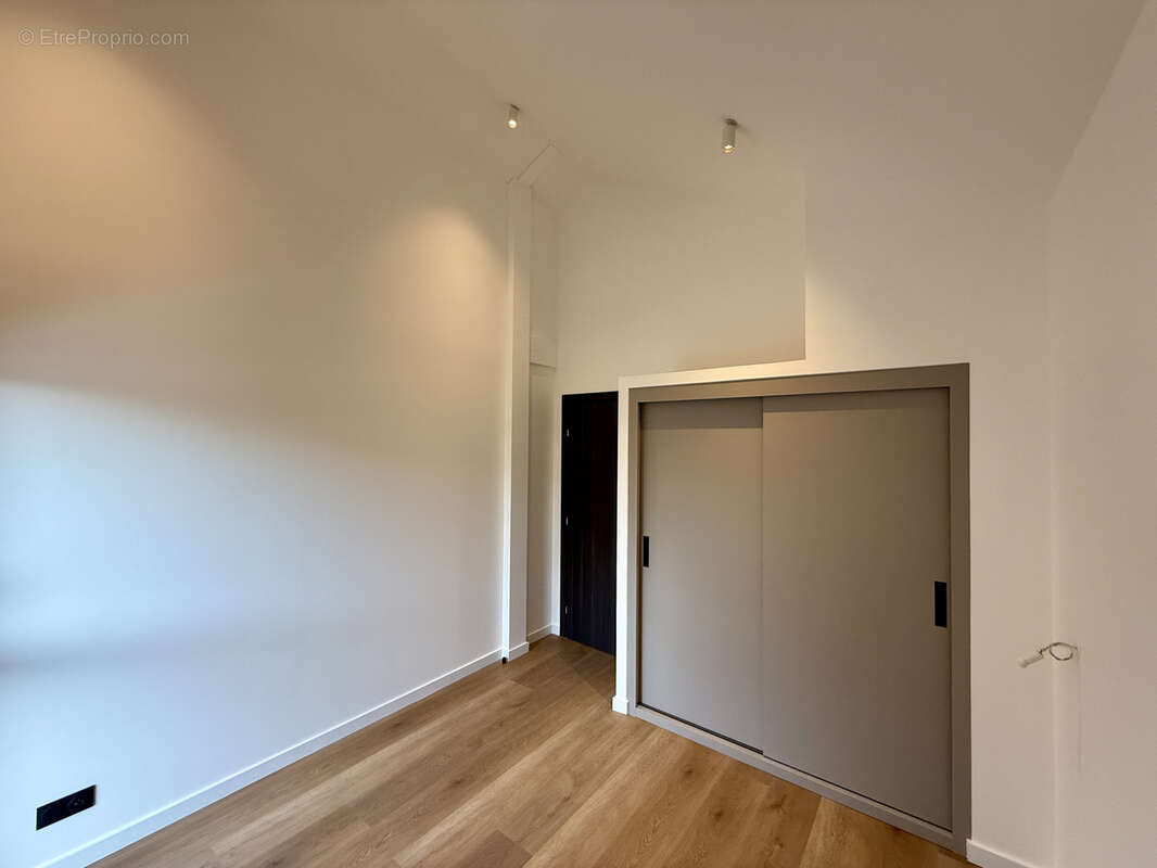 Maison à CRUSEILLES