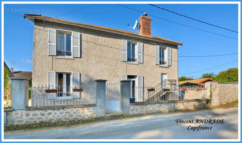 Maison à FONTENAY-LES-BRIIS