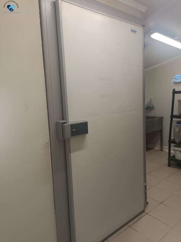 Commerce 250 m² à Toulouse  - photo 3