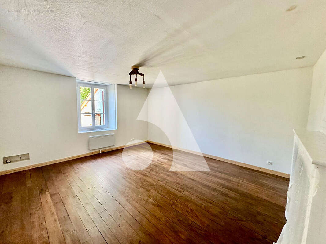 Agréable maison de village  avec garage et jardin à GONAINCOURT - photo 4