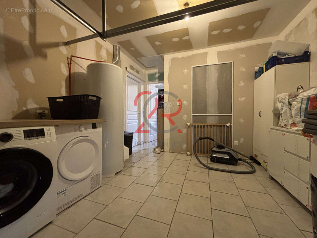Découvrez votre futur chez vous à Saint-Yzan-De-Soudiac : - photo 11