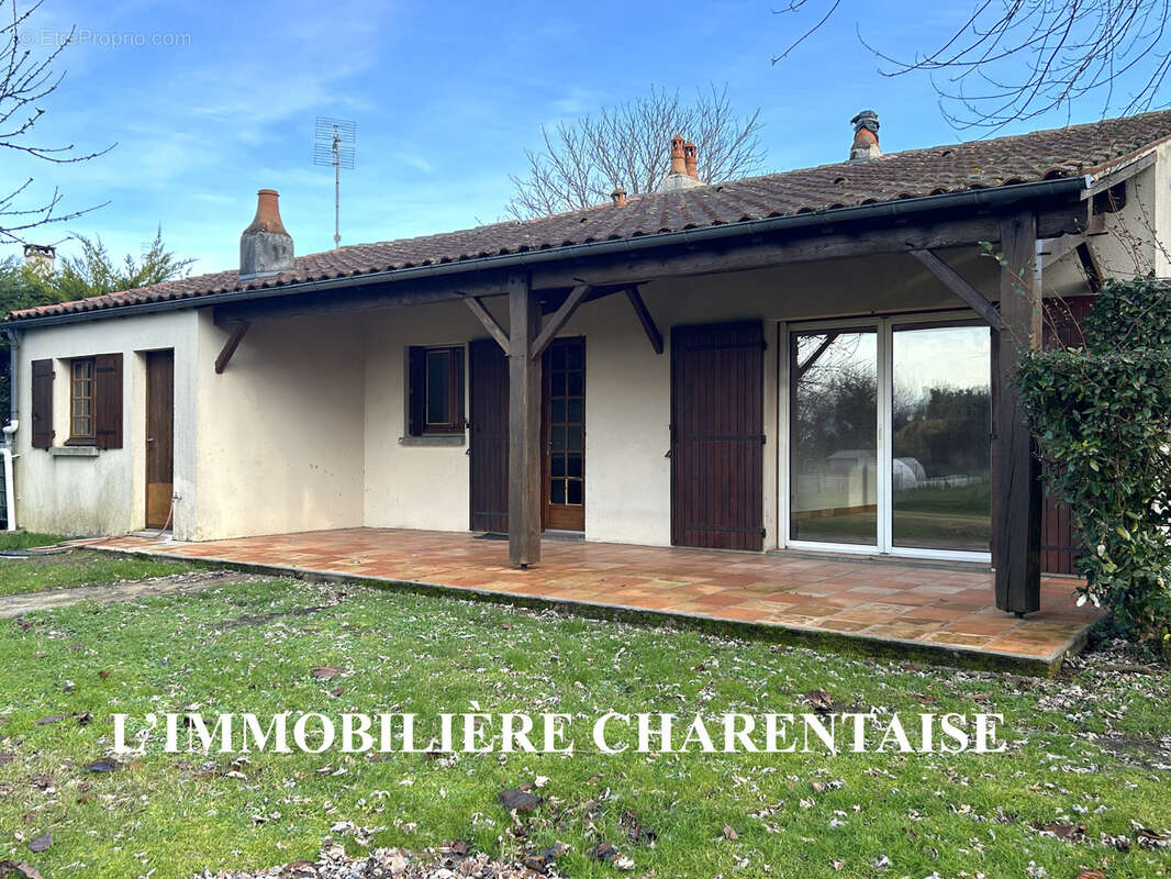 Maison à CORME-ECLUSE