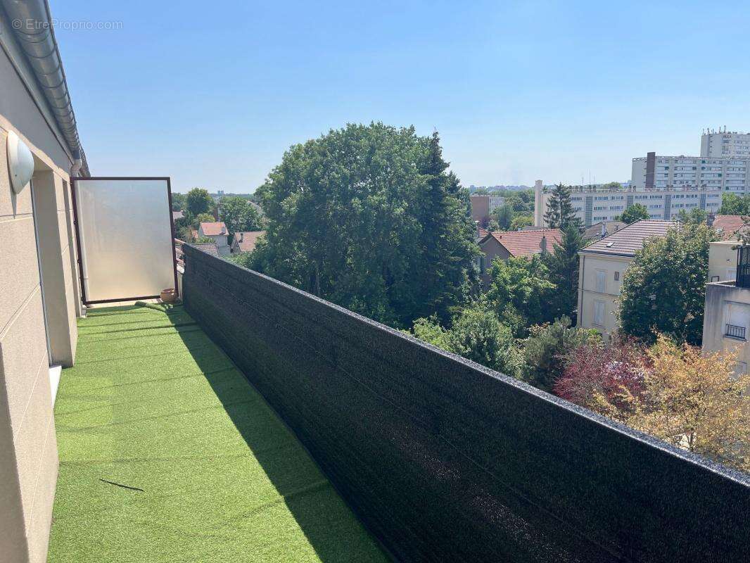 Appartement penthouse 2 pièces hyper centre de Chelles - photo 10
