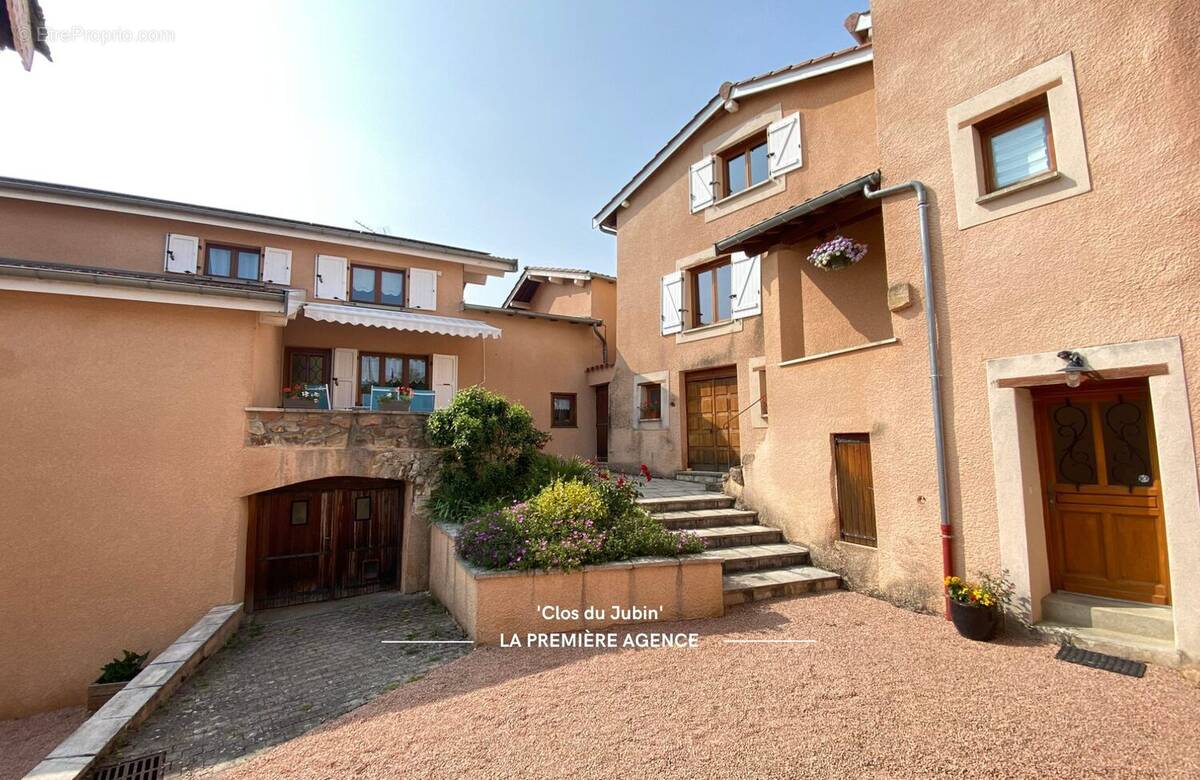 Maison à SAINT-FORGEUX