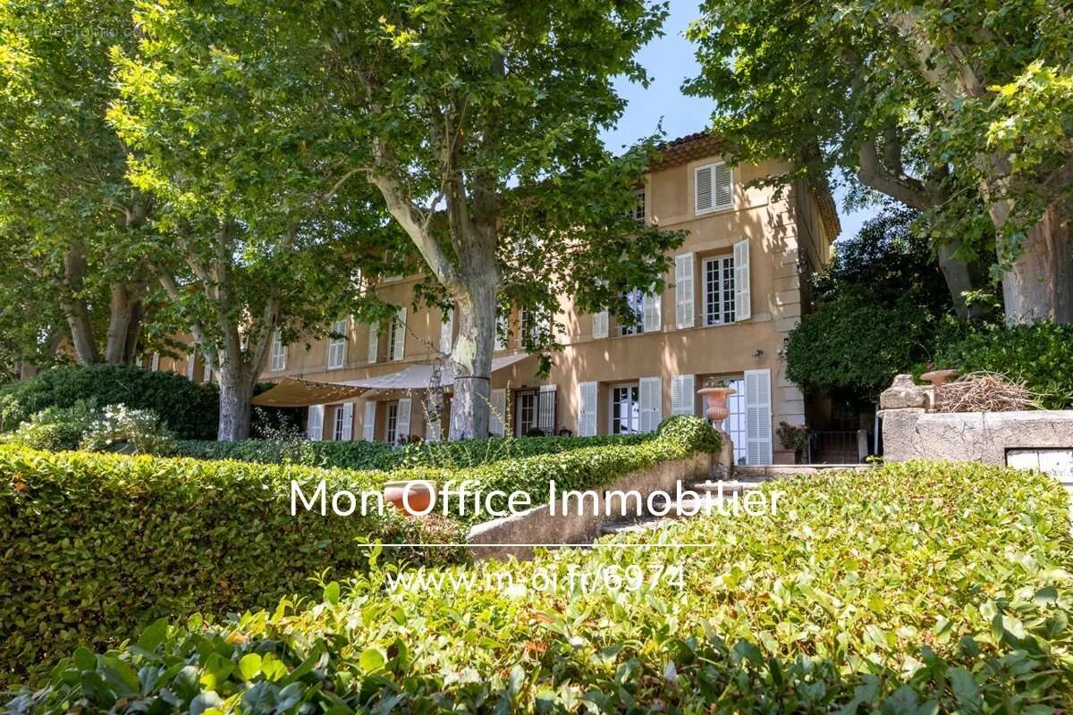 Référence : 6974-TLE - Aix en Provence - Bas de Bastide - XIX e siècle - 7 pièces - Proche centre ville - Piscine - Pool house-  - photo 3