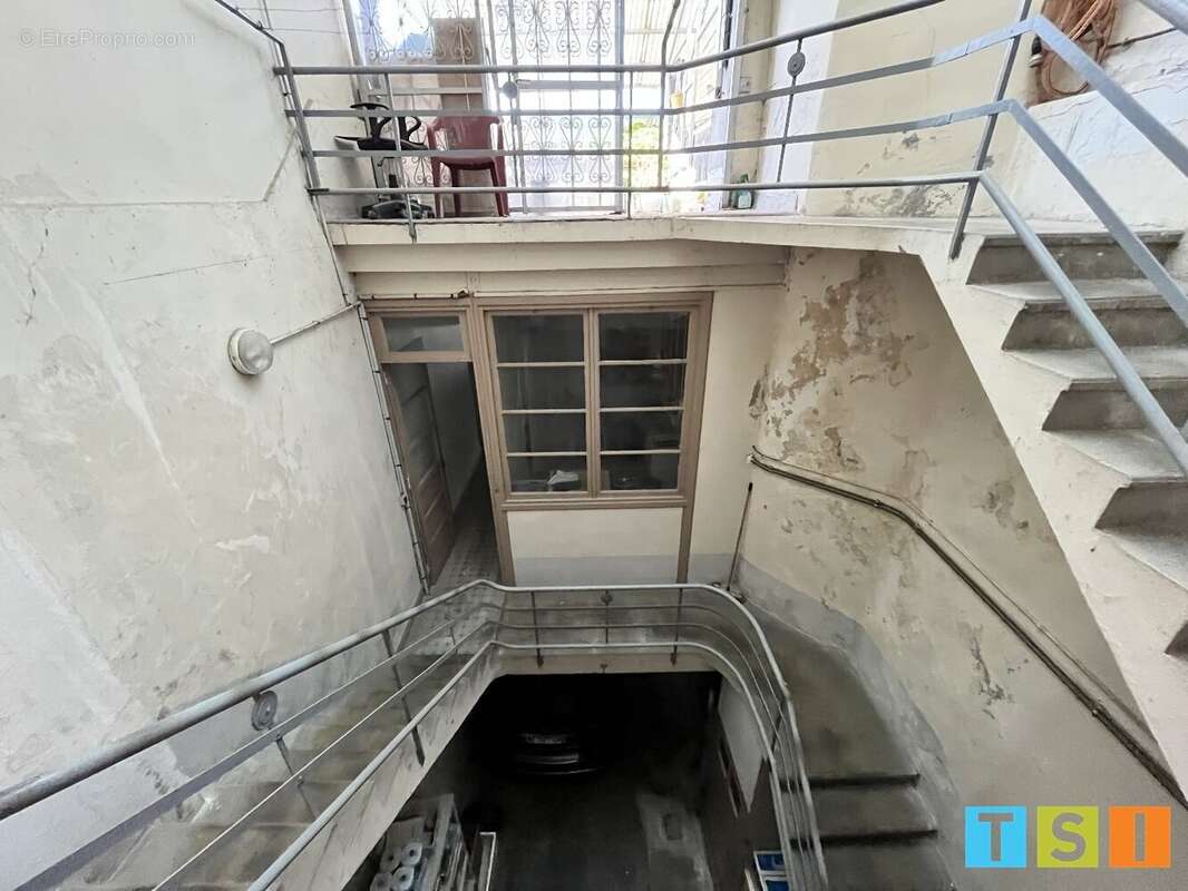 Immeuble bon état 300m² avec fonds de commerce restaurant - photo 9