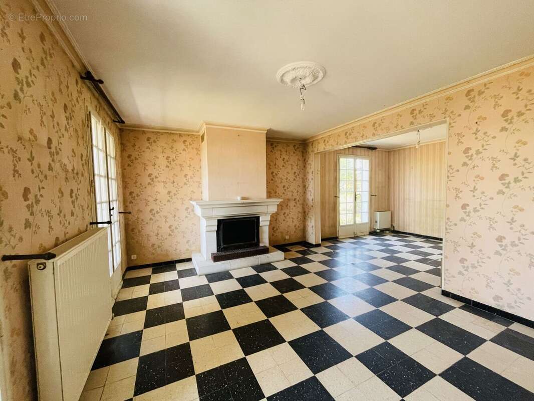 Maison à FERRIERES-EN-GATINAIS