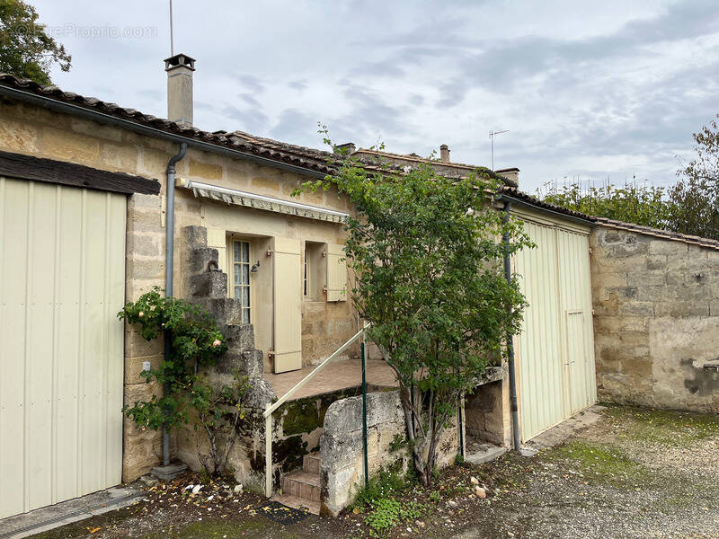 Maison à LES ARTIGUES-DE-LUSSAC