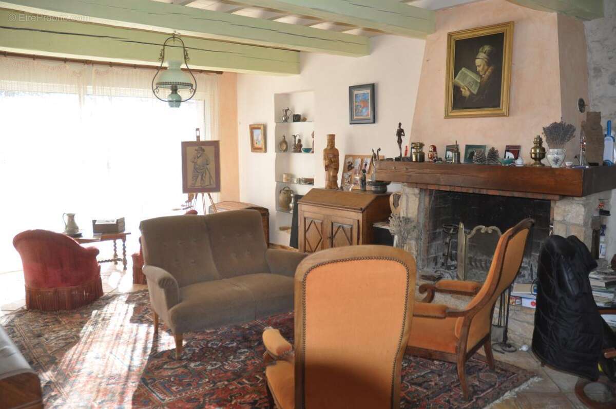Maison à REVEST-DU-BION