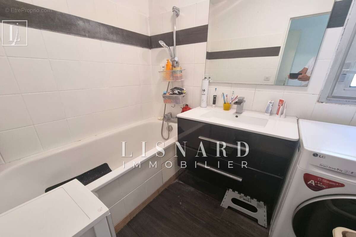 Appartement à VALLAURIS