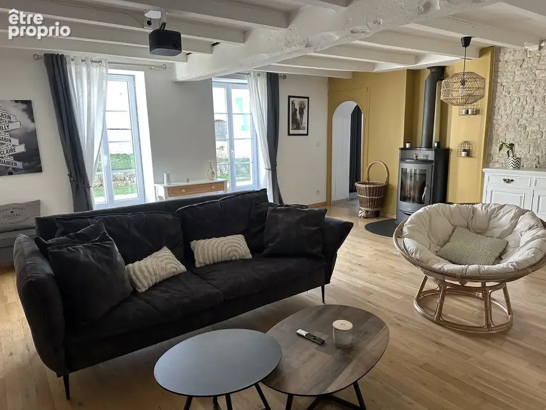 Houlette, superbe maison charentaise de 300m2 rénovée avec goût. - photo 5
