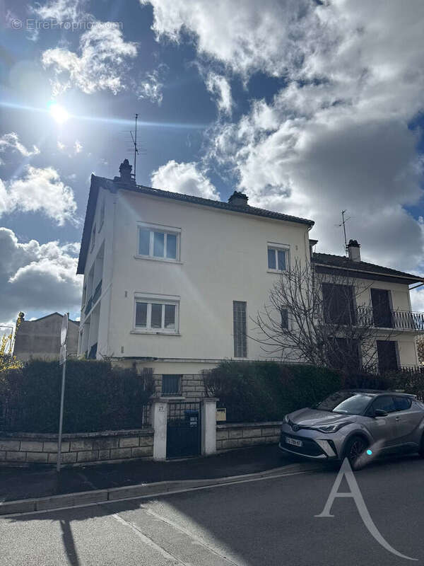 Maison à L'HAY-LES-ROSES