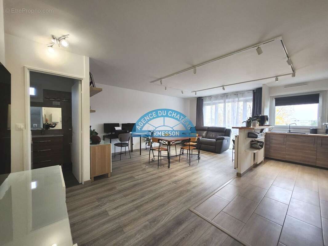 Appartement à CHENNEVIERES-SUR-MARNE