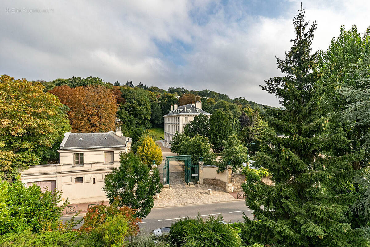 Appartement à VILLE-D'AVRAY