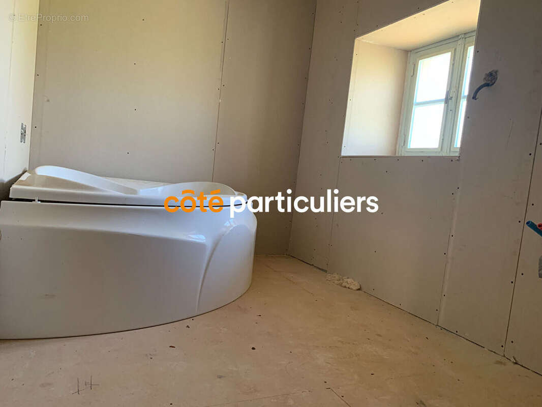 Maison à SAINT-SAUVEUR-LENDELIN