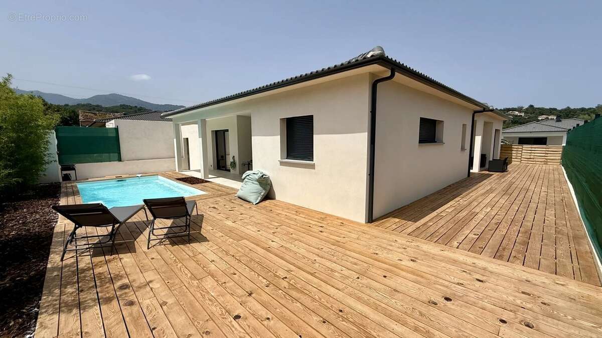 Maison à SANTA-LUCIA-DI-MORIANI