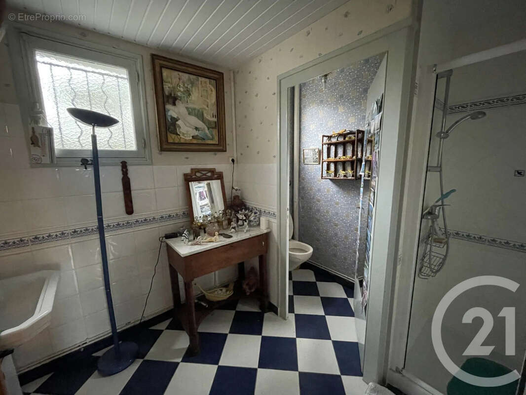 Maison à COUTRAS
